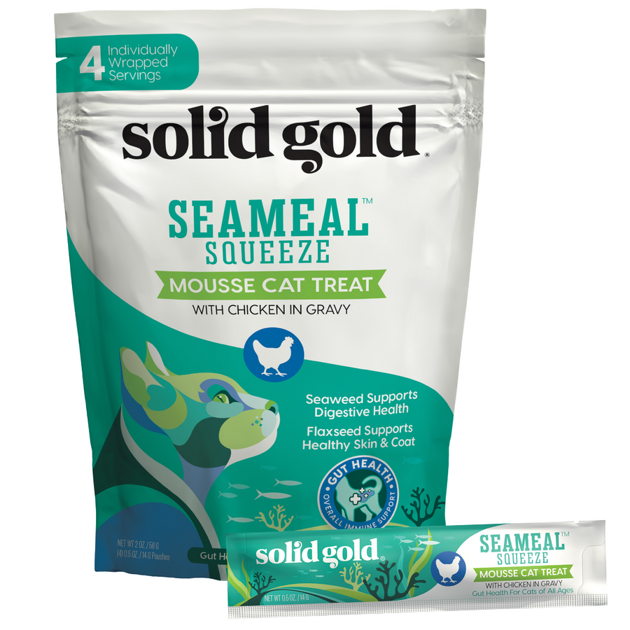 Pouch of SeaMeal Squeeze mousse cat treat with chicken flavor, featuring individual servings and nutritional benefits.